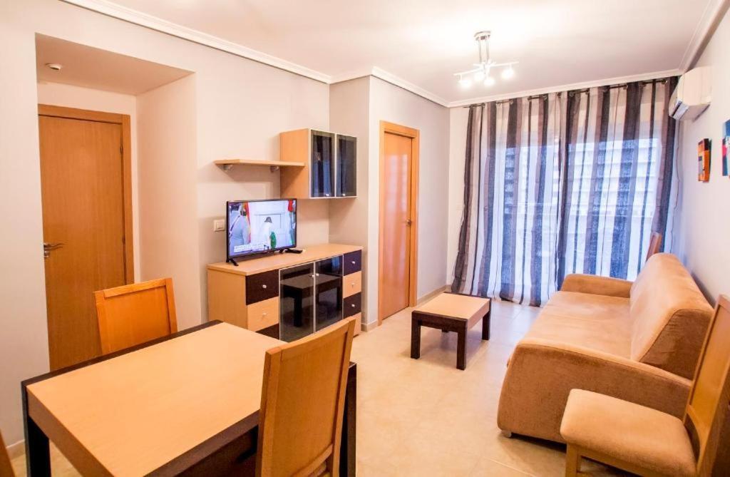 Apartamentos Be Suites Primera Linea Orpesa Kültér fotó
