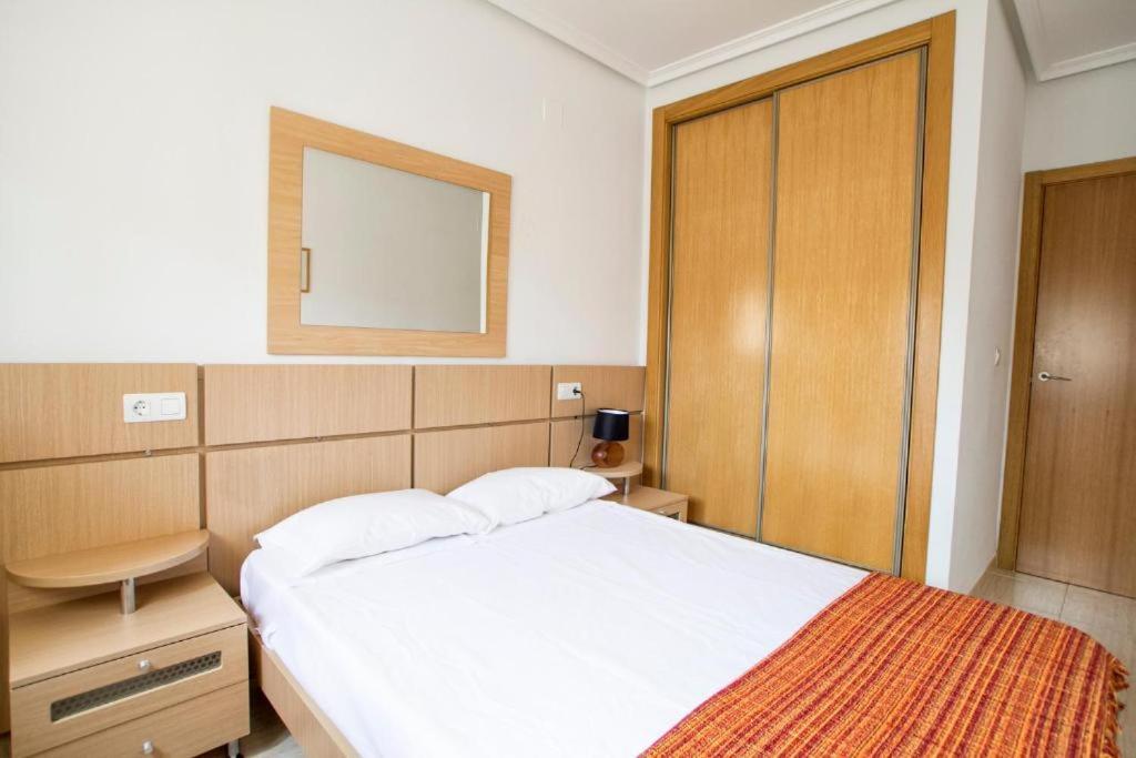 Apartamentos Be Suites Primera Linea Orpesa Kültér fotó